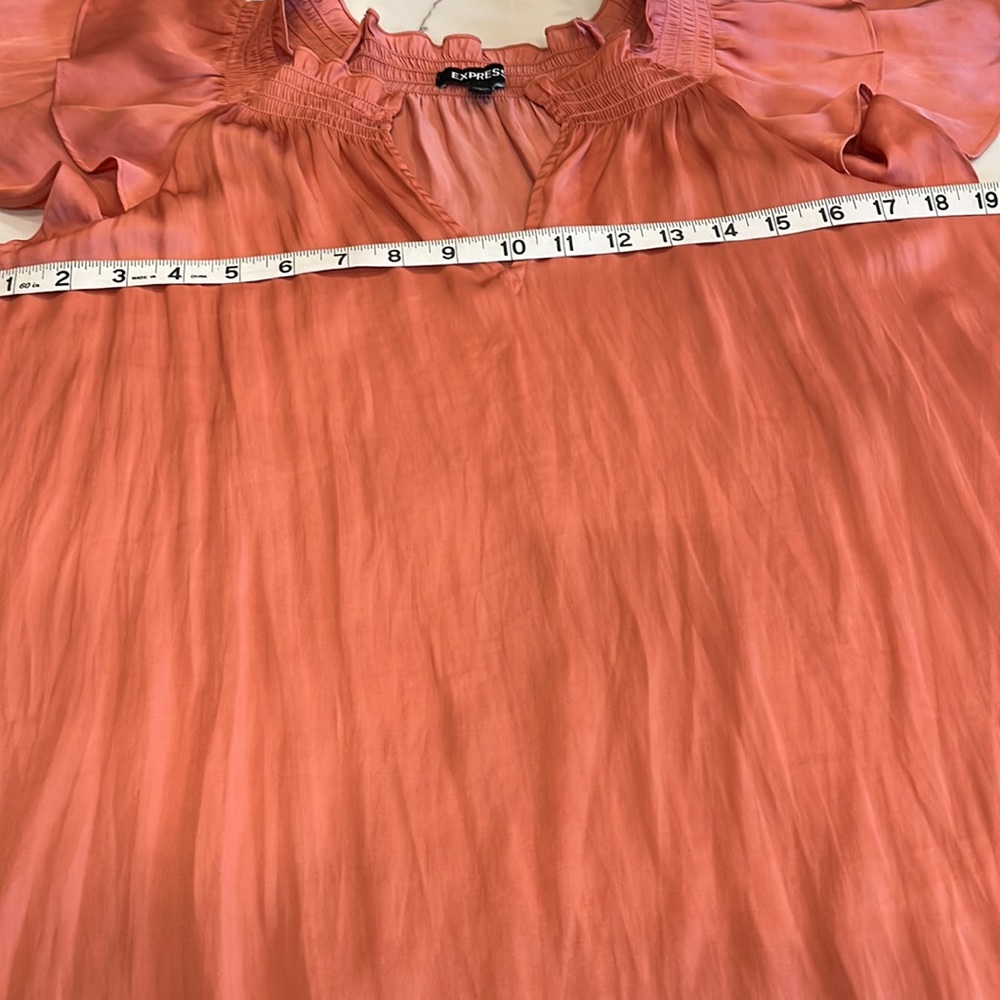 Express Blouse Salmon color. Ruching around collar with slight split. M - Picture 5 of 10